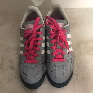 Women or girls Adidas size 6 1/2